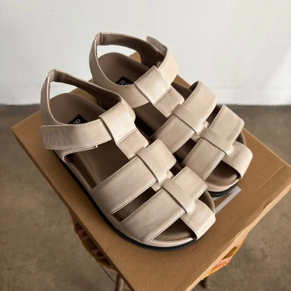 ROAM 90’s Stack Platform Vegan Leather Wedge Sandals in Cement Sz 6 - Picture 5 of 9